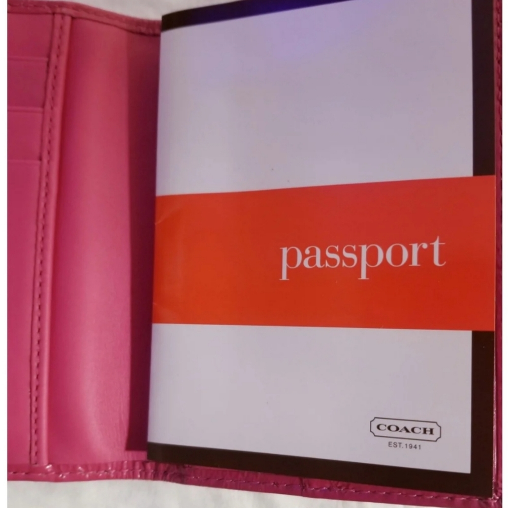 SOLD‼Coach khaki & pink Passport Wallet - Picture 3 of 5
